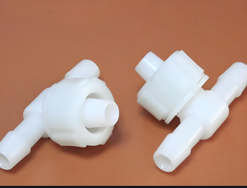 Injection Molding Manufacturer of Three-way Fittings for Medical Device Accessories