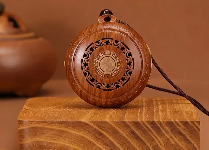 Round Wearable Neck-Hanging Aroma Diffuser